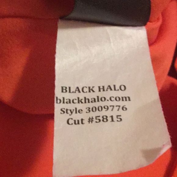 Black Halo Canyon Cold One Shoulder Kimora Sheath - Picture 12 of 13